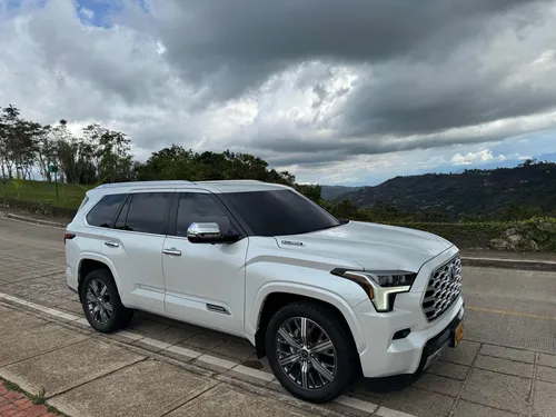 Toyota Sequoia 3.5 V6 Capstone