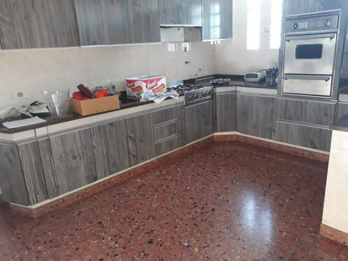 Excelente Galpón Con Vivienda. Rucci 934