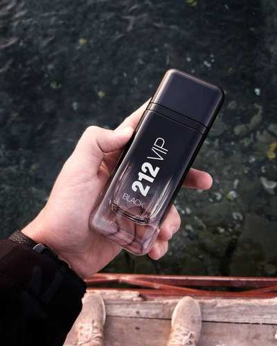 Perfume 212 Vip Black Masculino 100Ml Carolina Herrera