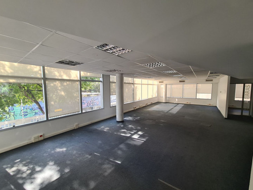 Edificio De Oficinas 340 M2 En 2 Plantas + 11 Cocheras.!