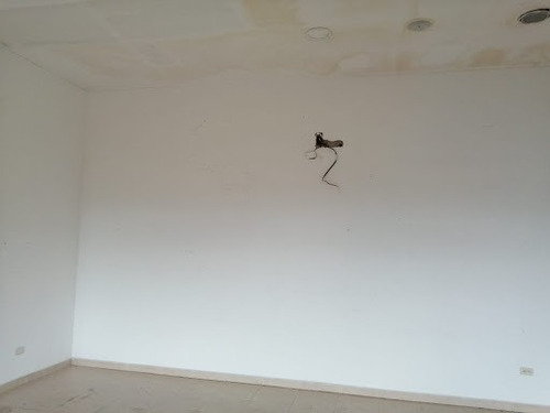 Imagen 2 de 6 de Oficinas En Arriendo Llano Lindo 476-133