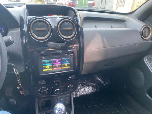 Imagen 11 de 17 de Renault Duster 2017 1.6 Ph2 4x2 Privilege 110cv