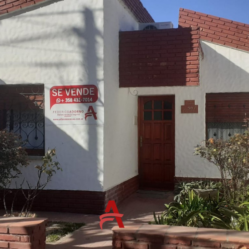 Imagen 2 de 8 de Casa 3 Dorm.- 228mts- Totales- Barrio Lomita De Oro