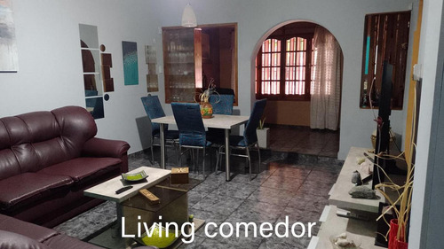 Casa En Venta - 4 Dormitorios 2 Baños - Cochera - 240mts2 - Tunuyán