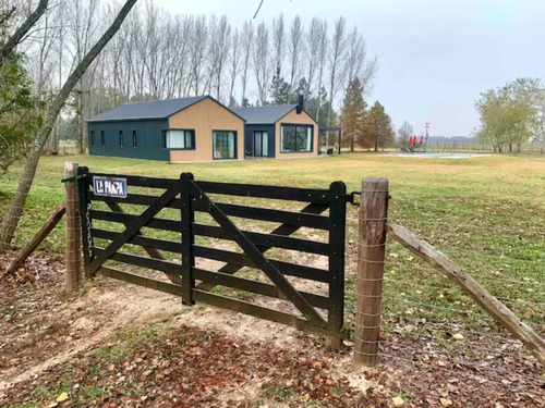 Chacra Moderna En Barrio Privado En Terreno De 6000m²