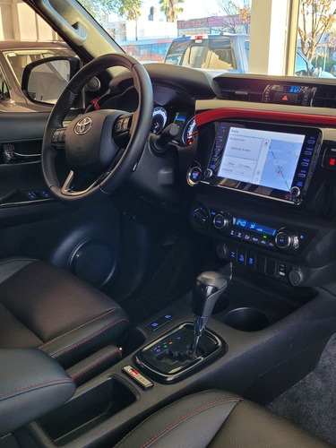 Imagen 9 de 15 de Toyota Hilux Gr-sii V6