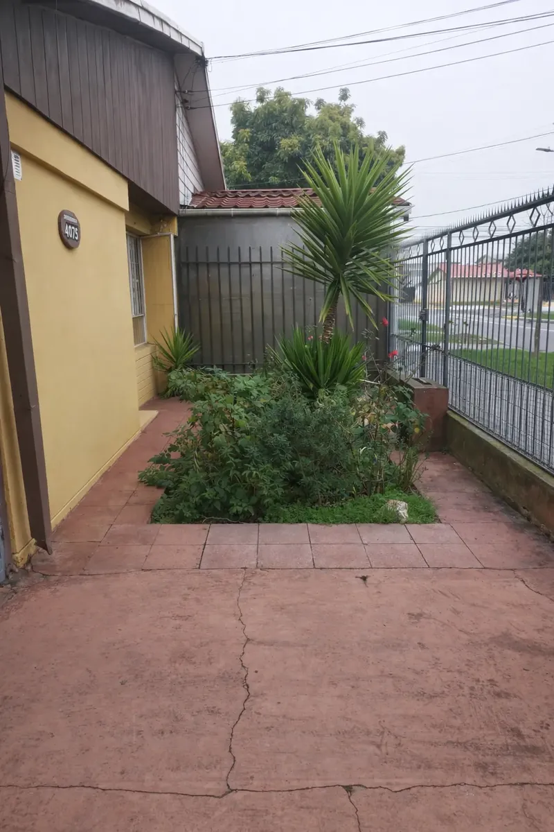 Imagen 3 de 6 de Casa Esquina Con Amplia Superficie