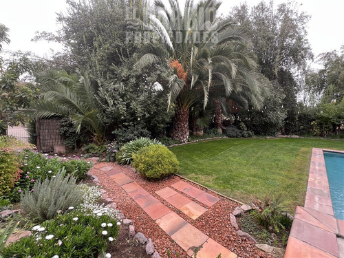 Casa En Venta De 3 Dorm. En Colina