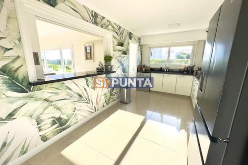 Apartamento En Alquiler De 3 Dormitorios Con Piscina Y Parrillero En Veramansa - Mansa