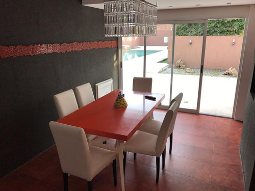 Imagen 4 de 25 de Casa En Venta 8 Ambientes Martinez