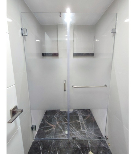 Imagen 7 de 10 de Cabinas De Baño En Vidrio Templado