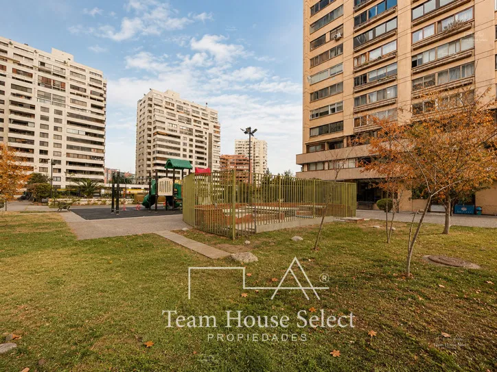 Imagen 2 de 28 de Arriendo Departamento Excelente Ubicacion Las Condes 3d/2b