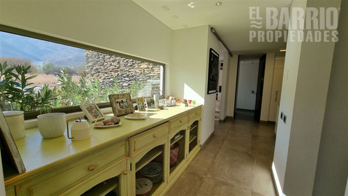 Casa En Venta De 5 Dorm. En Las Brisas