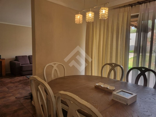 Casa En Venta De 6 Dorm. En Peñalolén