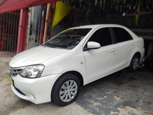 Imagem 1 de 14 de Toyota Etios Sedan X 1.5 (flex) Flex Manual