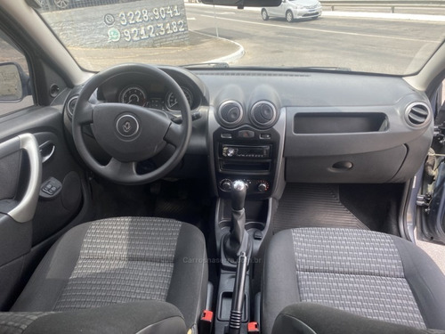 Imagem 5 de 7 de Renault Sandero 2012 1.0 16v Expression Hi-flex 5p