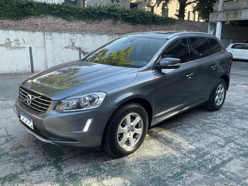 Volvo XC60 2.5 T5 Momentum