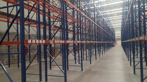 Bodega En Renta Cuautitlán. 1,560 M2. Andenes Y Racks.