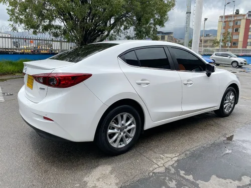 Mazda 3 2.0 Touring
