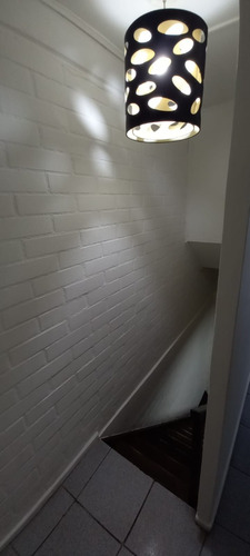 Casa Dos Pisos De Construccion Completa