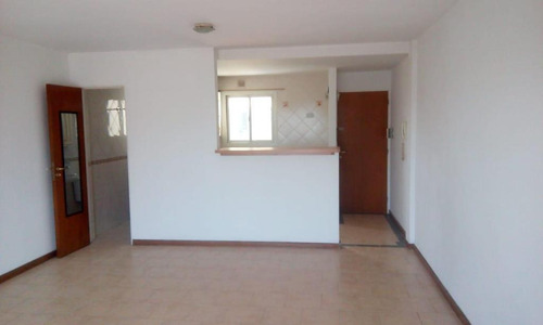 Imagen 3 de 10 de Departamento - S.fer.-vias/libert.