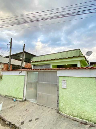 Imagem 2 de 15 de Casa Com Quatro Quartos E Dois Banheiros À Venda No Centro De Mesquita! - R 350 Mil - Sica40006