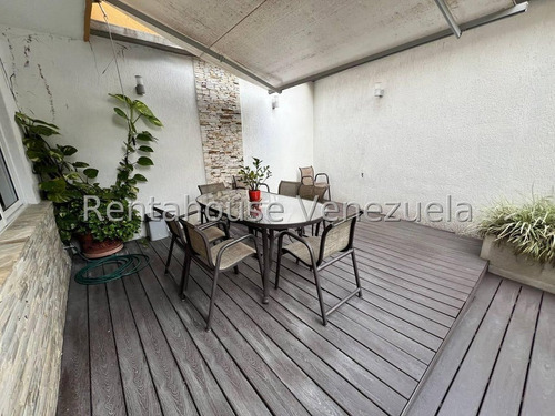 Espectacular Casa En Urb. Cantarrana En Maracay 25-7444 Df