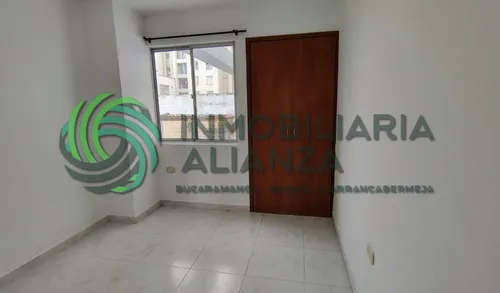 Apartamento En Arriendo En Antonia Santos Centro. Cod A16968