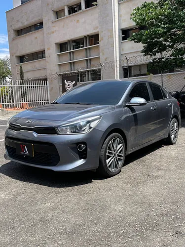 Kia Rio 1.4 automatico full