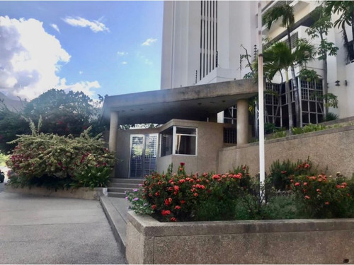 Se Vende Apto 82m2 2h/2b/1p Camuri Grande