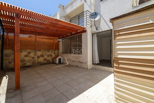 Villa Alemana, Casa Familiar De 3d Y 3b 2 Estacionamientos