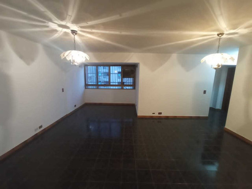 Imagen 7 de 12 de Venta Apartamento Centro Maracay