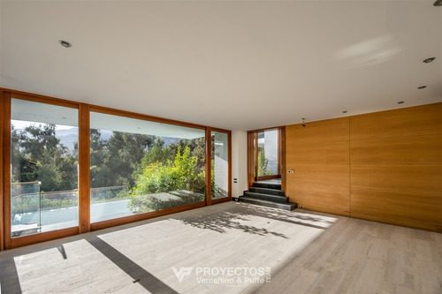 Espectacular Casa En Lo Curro Venta De 6 Dorm. En Vitacura