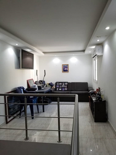 Imagen 8 de 17 de Se Vende Excelente Villa Totalmente Remodelada Tapas 04243564365