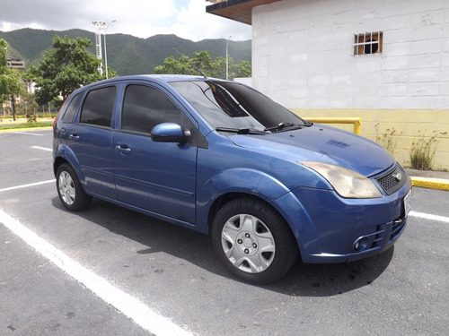 Imagen 2 de 9 de Ford Fiesta