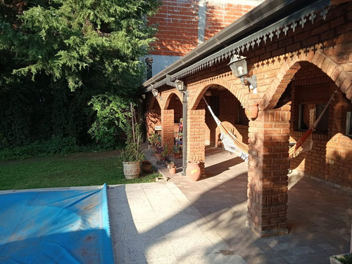 Venta Casa Sobre Peron Amplio Lote C Pileta Y Mueb