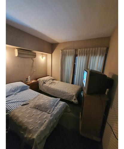 Venta, Departamento 4 Dormitorios Con Quincho Privado.