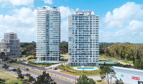 Venta De Apartamento Esquinero, Torre One I, Roosevelt, Punta Del Este.