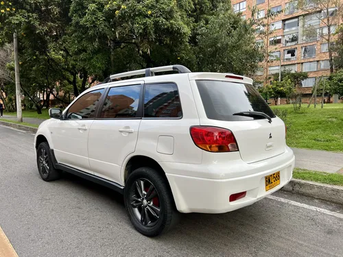Mitsubishi Outlander 2.4