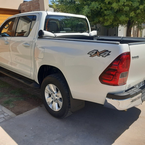 Toyota Hilux 2.8 Cd Srv 177cv 4x4