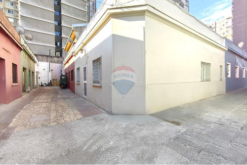 Casa Con Excelente Ubicación/ Av. Santa Isabel