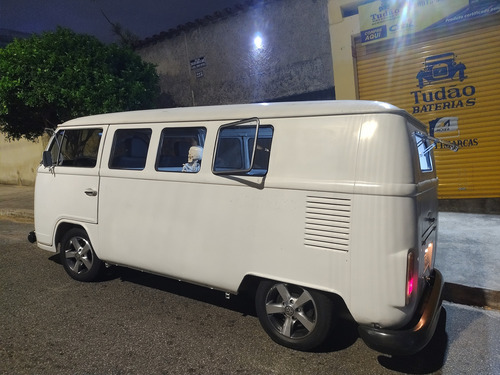 Kombi Clipper Ano 1995 Customizada Como Mostra As Fotos.