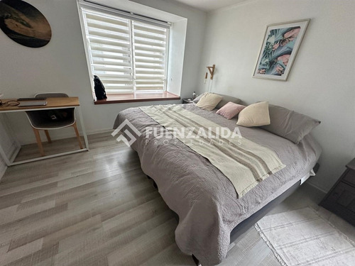 Casa De 3 Pisos En Pasaje Cerrado En Venta. En Ñuñoa
