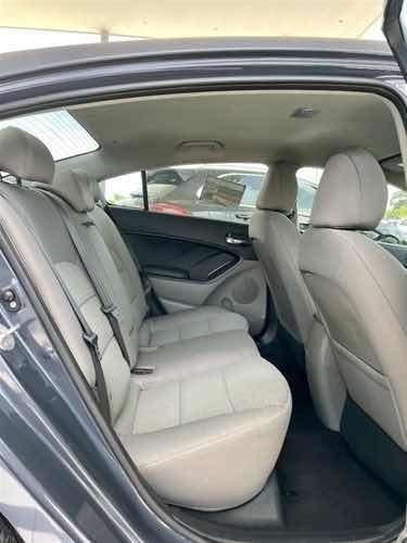 Imagen 6 de 7 de Kia Forte Ex