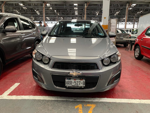 Imagen 2 de 12 de Chevrolet Sonic A Std 5 Vel Ac 2012