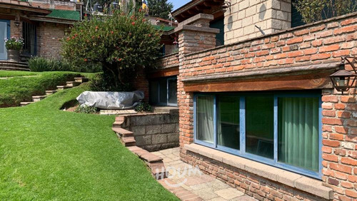 Casa En Loma Del Padre, Cuajimalpa De Morelos Con 5 Recámaras, 400 M², Id: 146869