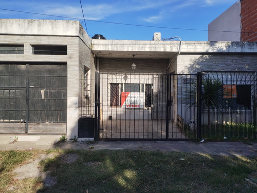 Casa Tipo Americana A Reciclar Verdadera Oportunidad!! Apta Credito!!