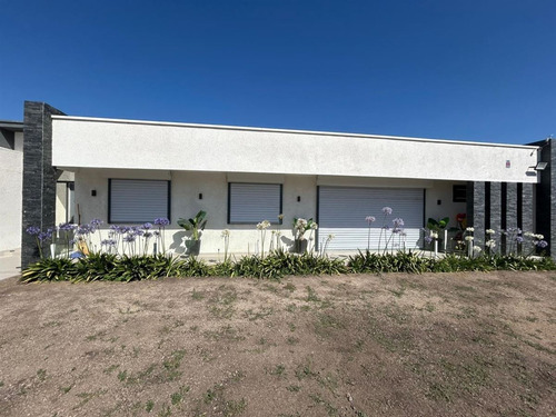 Hermosa Parcela Con 2 Casas En Venta De 5d 3b En Quillota