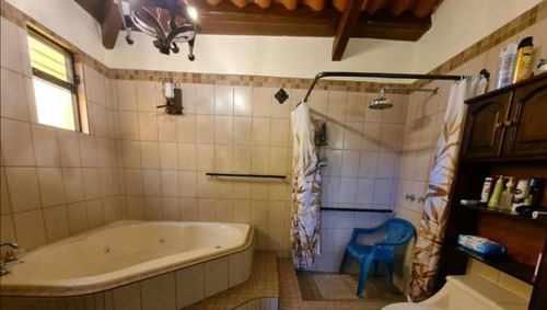Imagen 4 de 13 de Casa En Jocotenango, Excelente Ubicacion, Calle Procesional