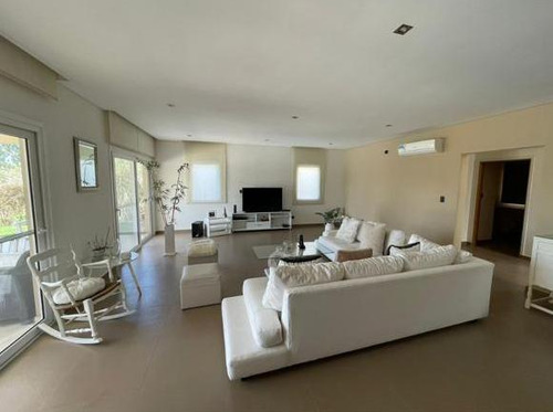 Moderna E Impecable Casa En Terravista